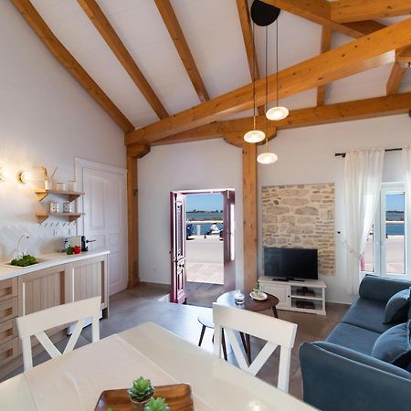 Avali Design Suites Lefkada City ภายนอก รูปภาพ