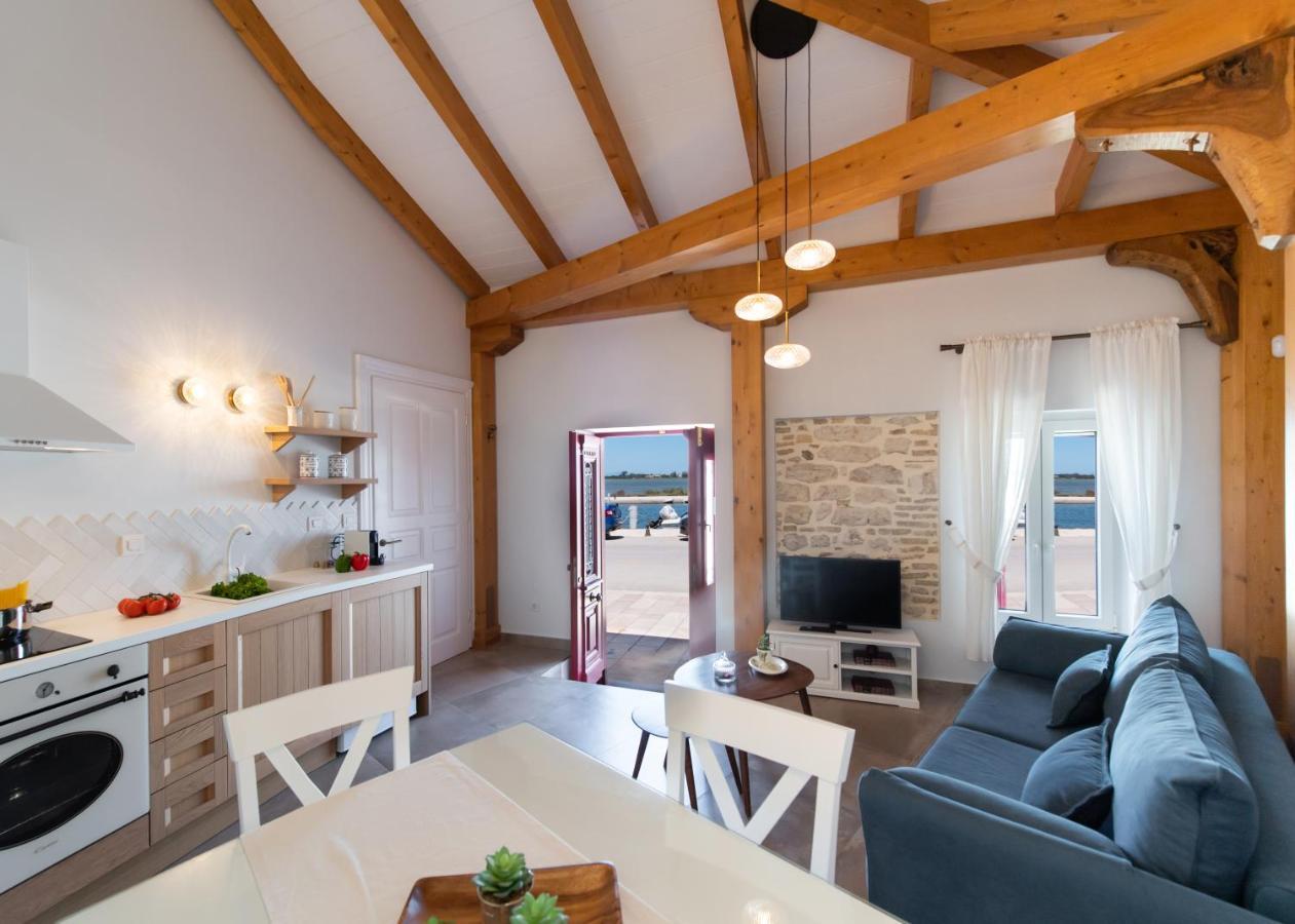 Avali Design Suites Lefkada City ภายนอก รูปภาพ