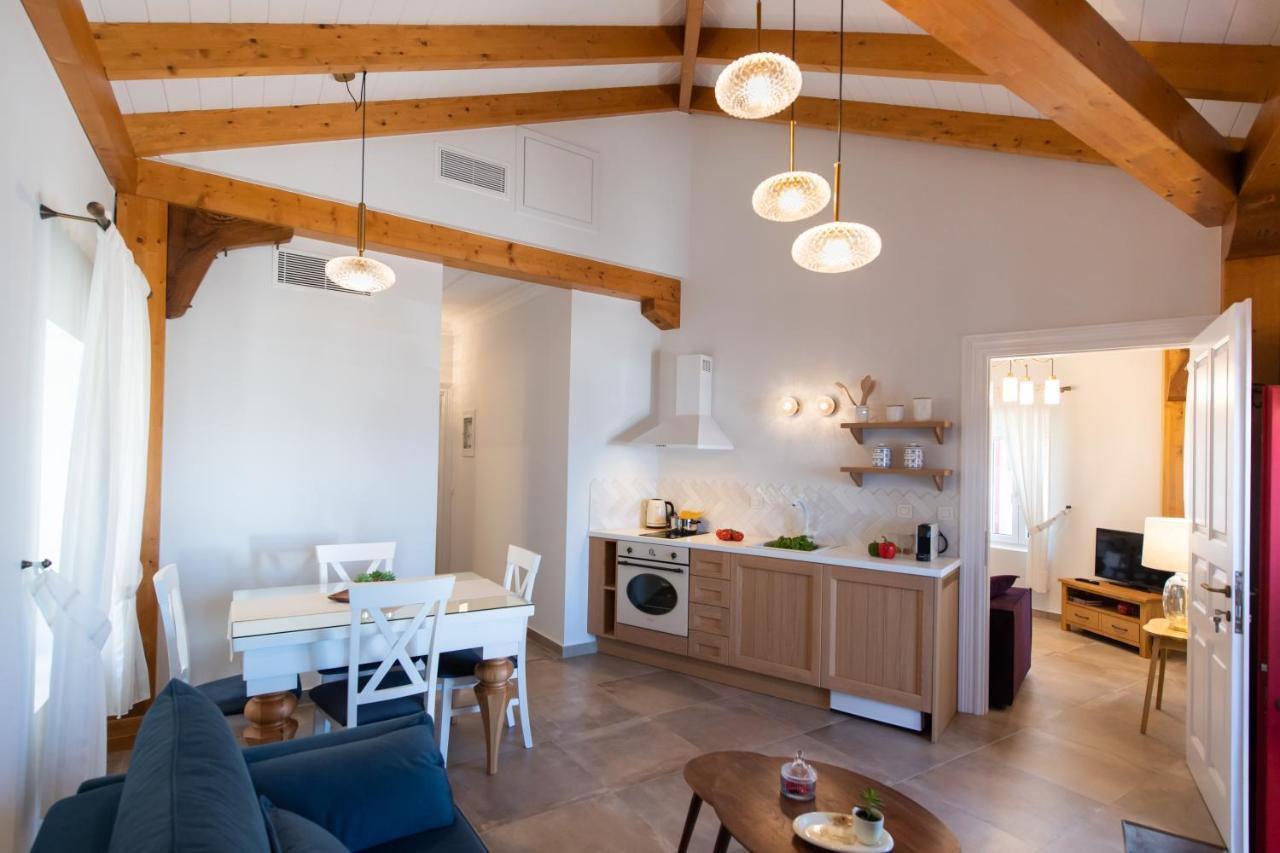 Avali Design Suites Lefkada City ภายนอก รูปภาพ